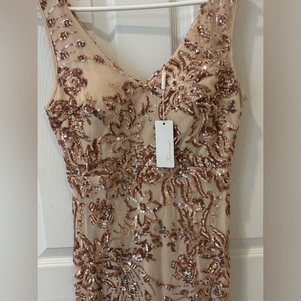 Kalinnu Sequin Embellished V-Neck Prom‎ Formal Dress